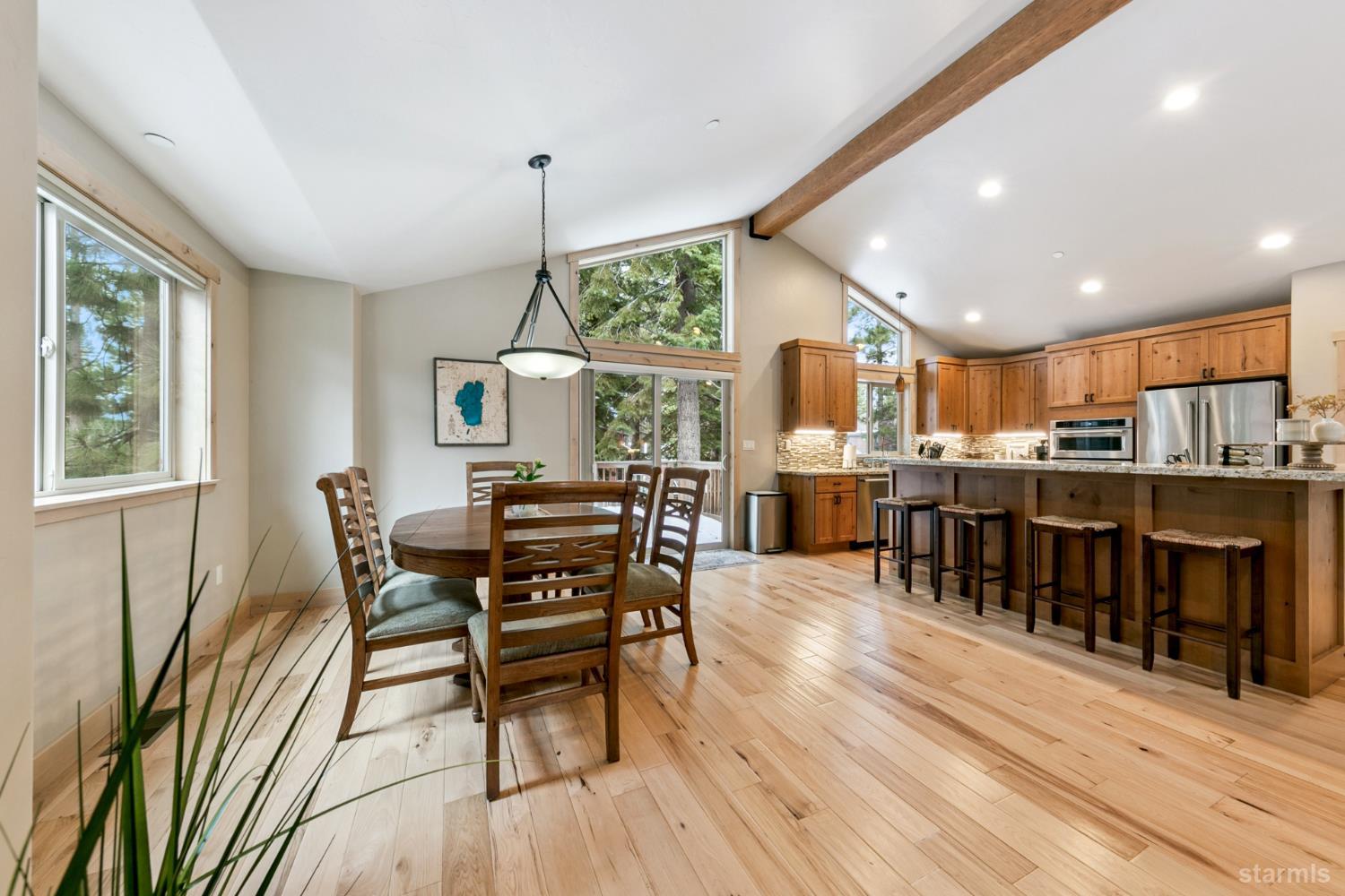 1658 Crystal Air Drive