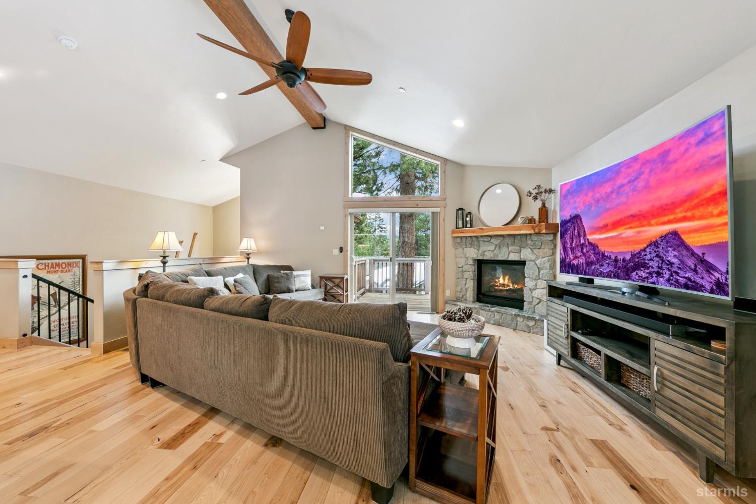 1658 Crystal Air Drive