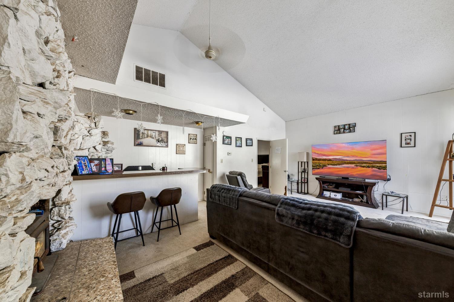 1246 Country Club Drive