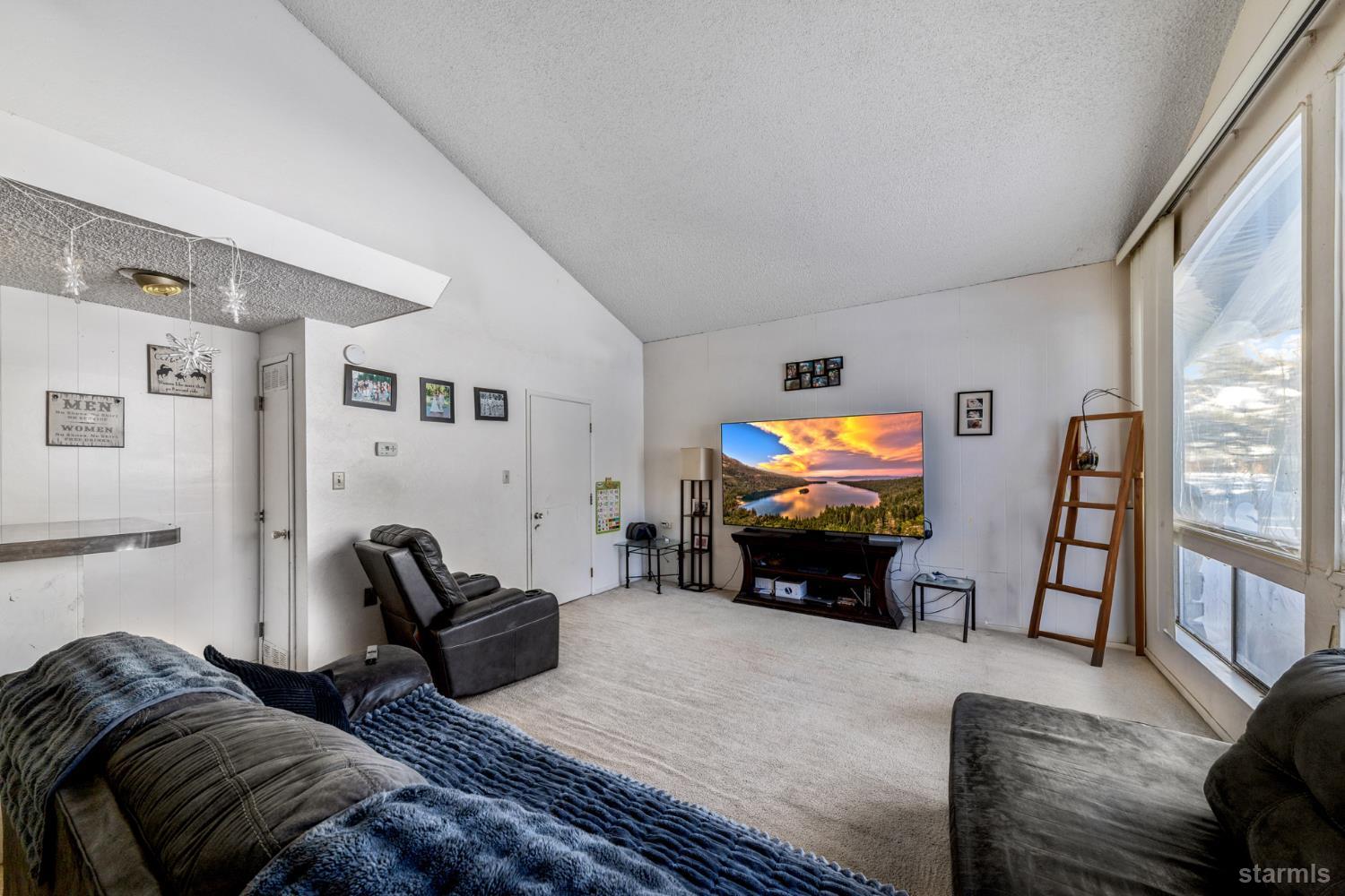 1246 Country Club Drive