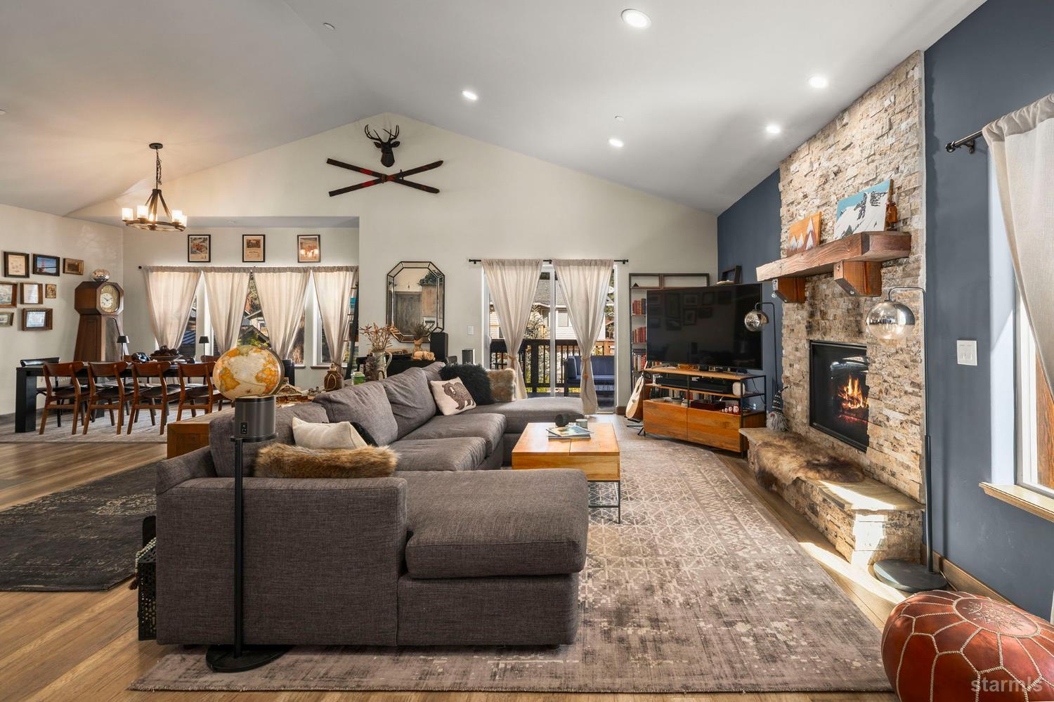 2453 Cattlemans Trail