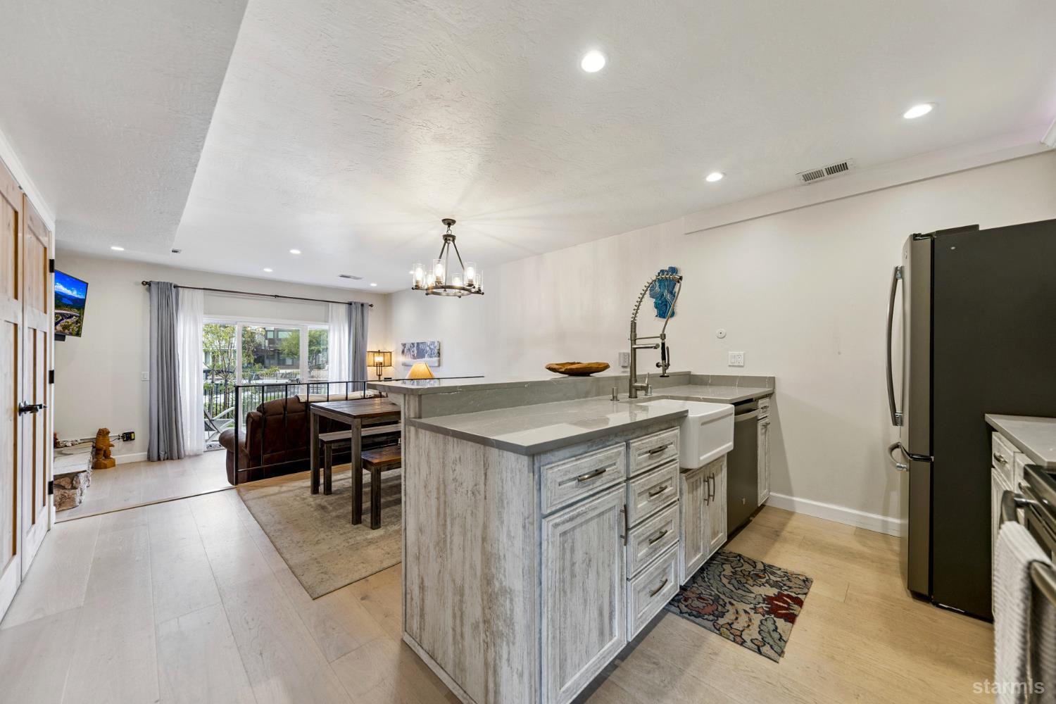 2081 Venice Drive #285