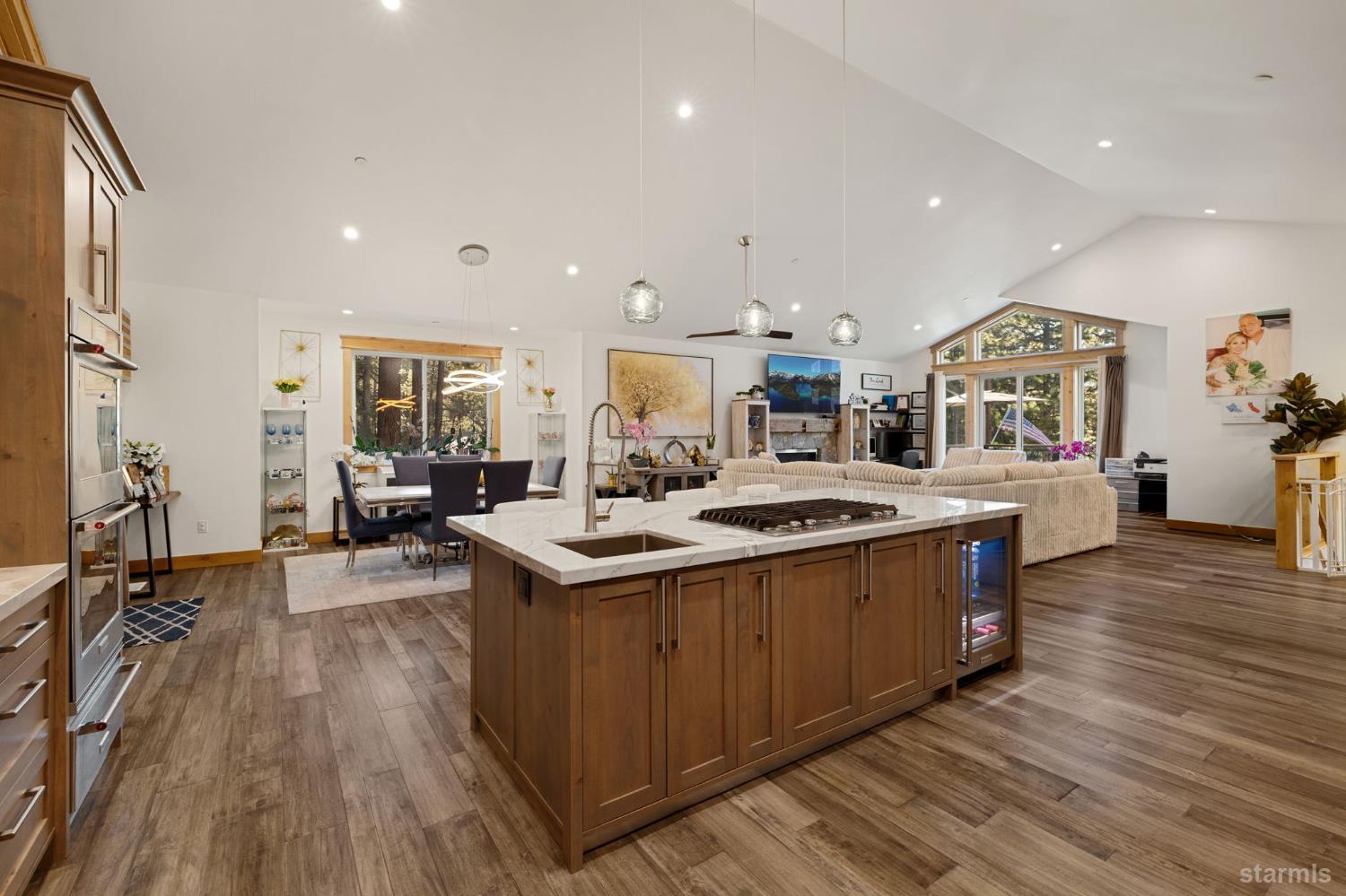 1674 Maiden Hair Court