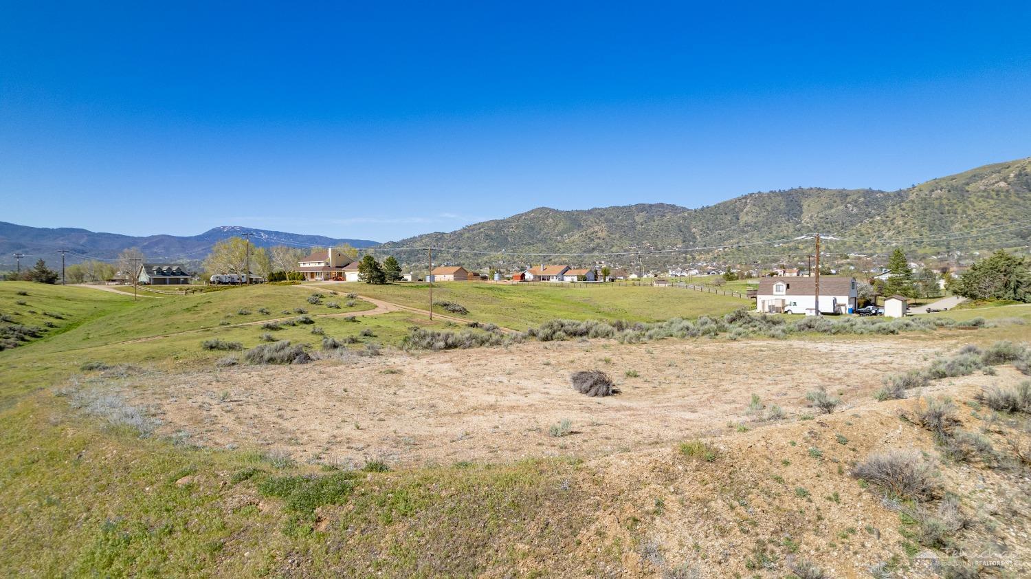 Sycamore Road, Tehachapi