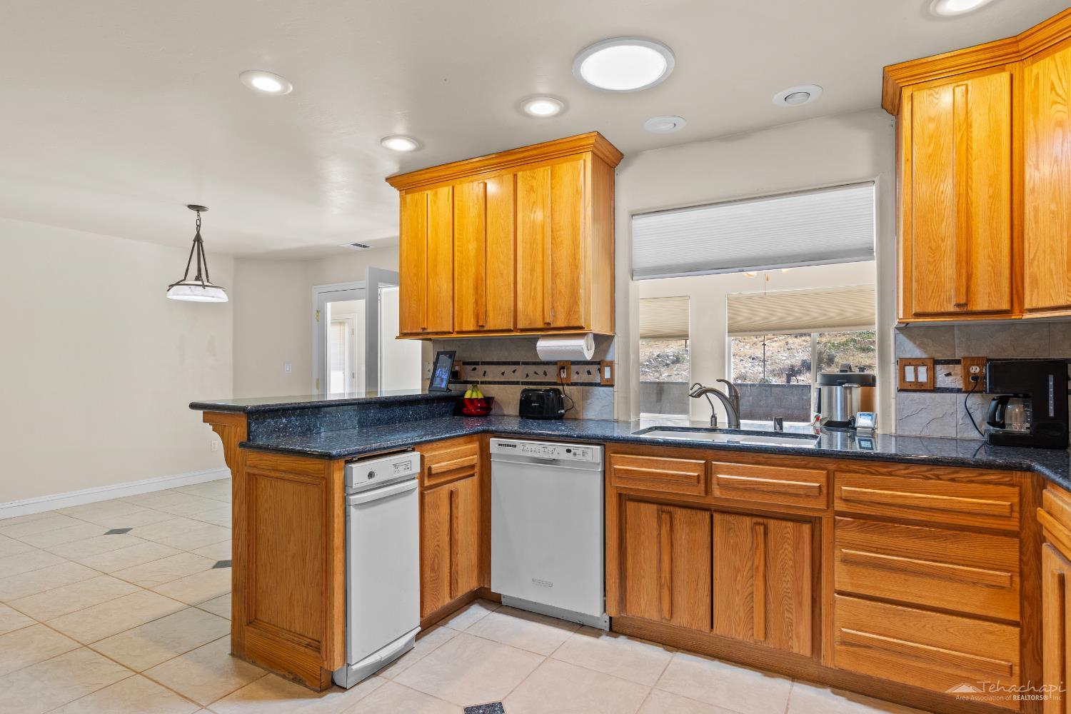 Sunland Way photo 12