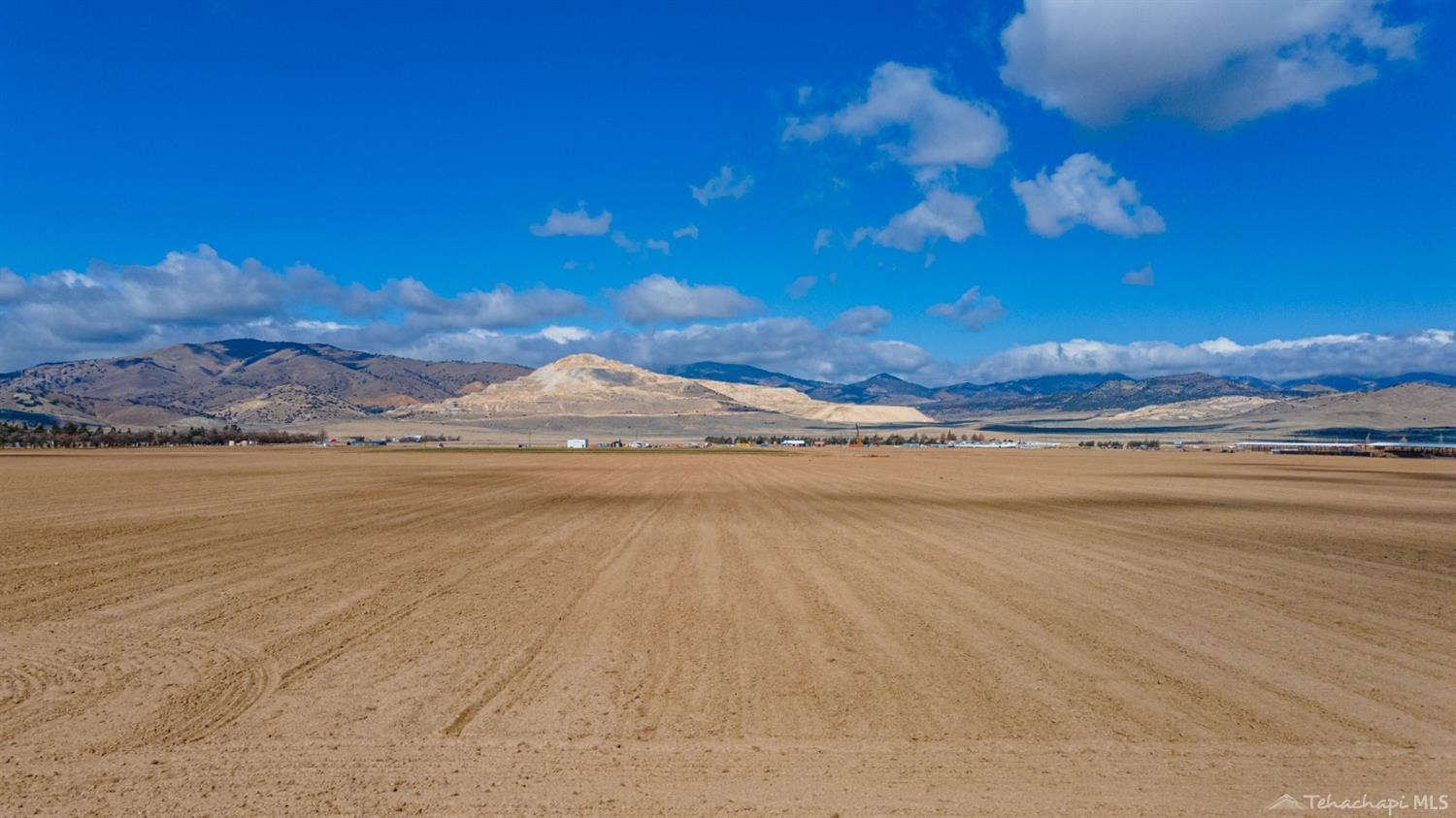 Tehachapi Willow Springs photo 6