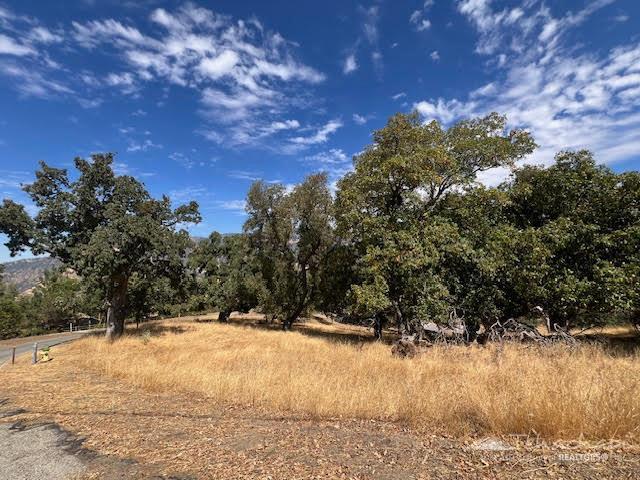 Woodbine, Tehachapi