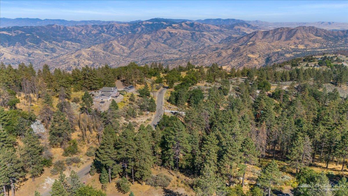 Paramount Dr photo 21
