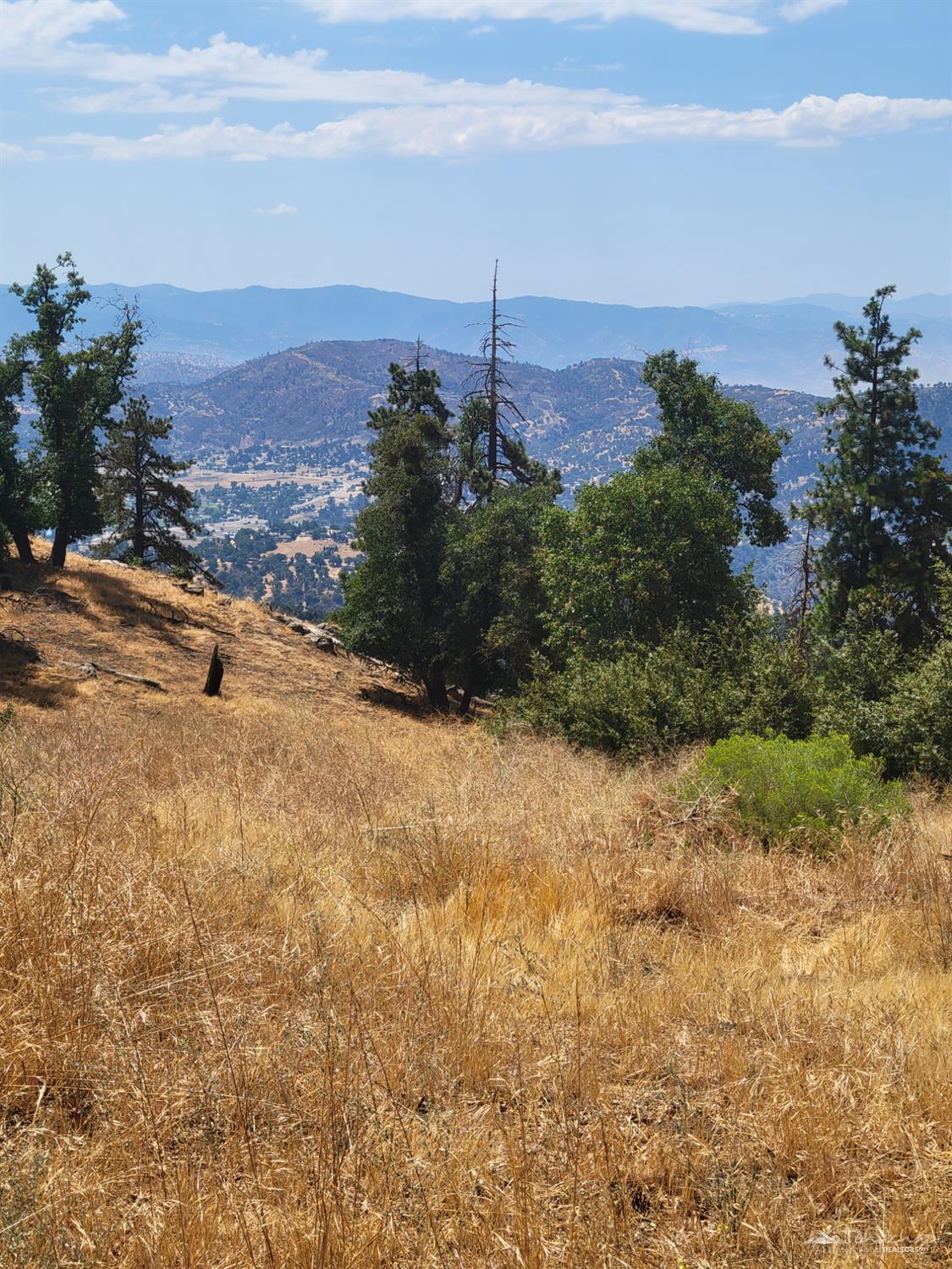 Winter Court, Tehachapi