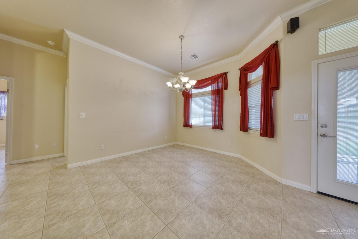 Coyote Court photo 15