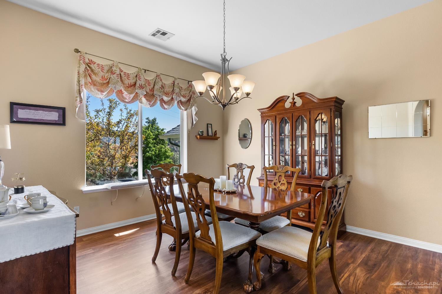 Fox Ridge Court photo 7