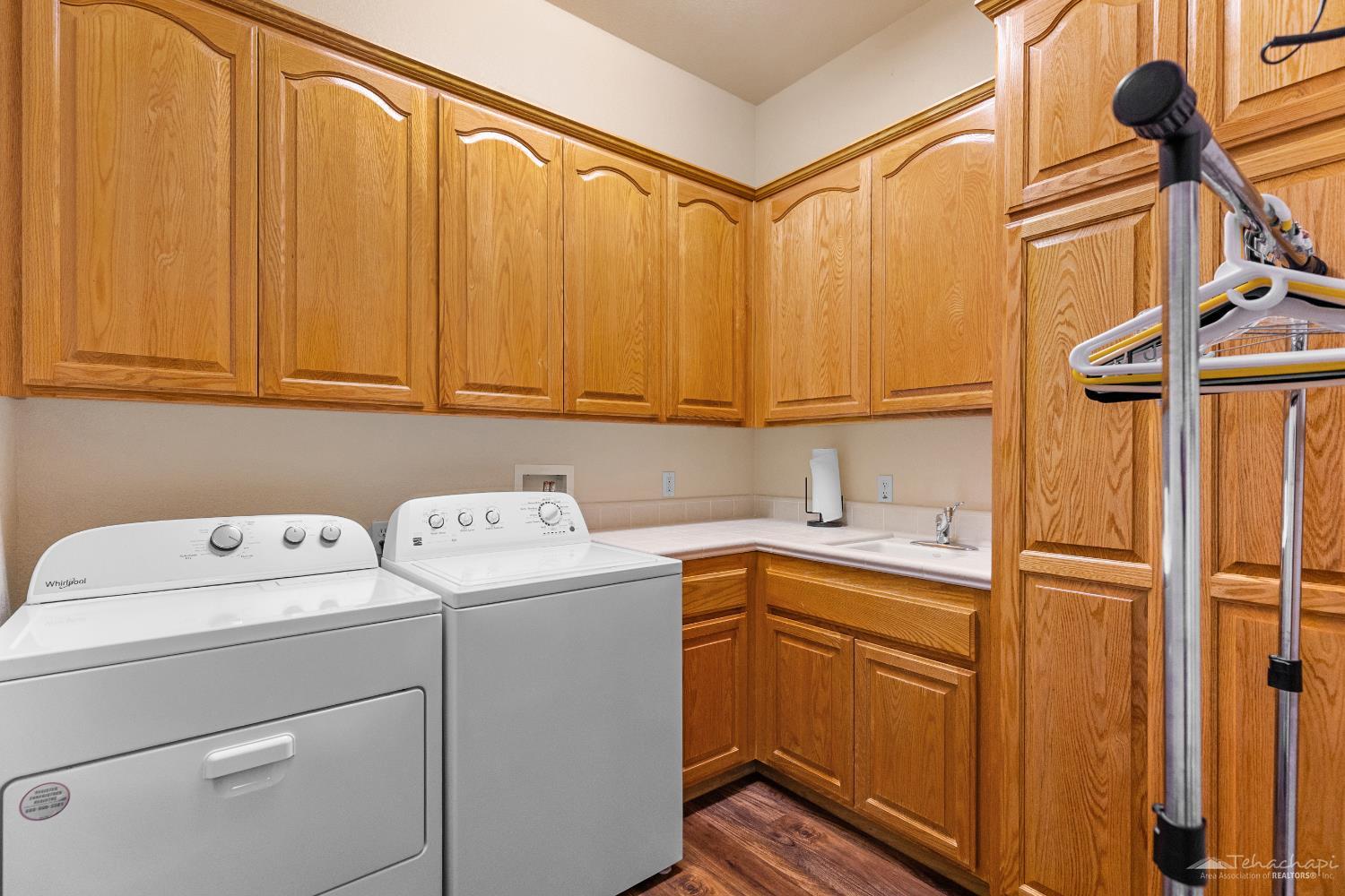 Fox Ridge Court photo 23