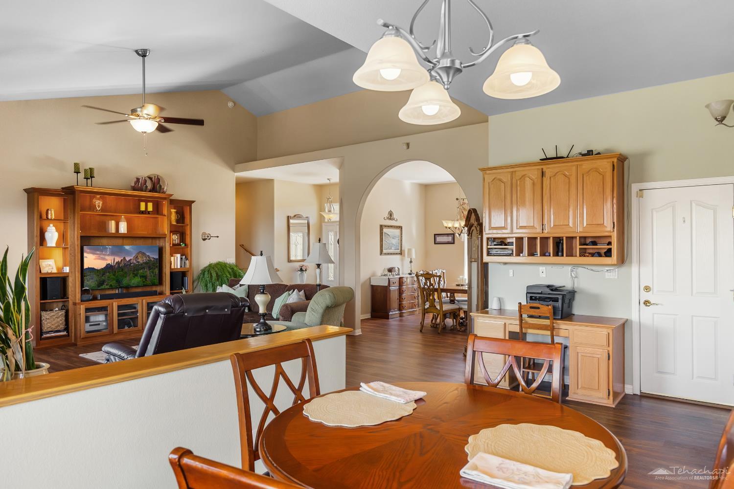 Fox Ridge Court photo 14