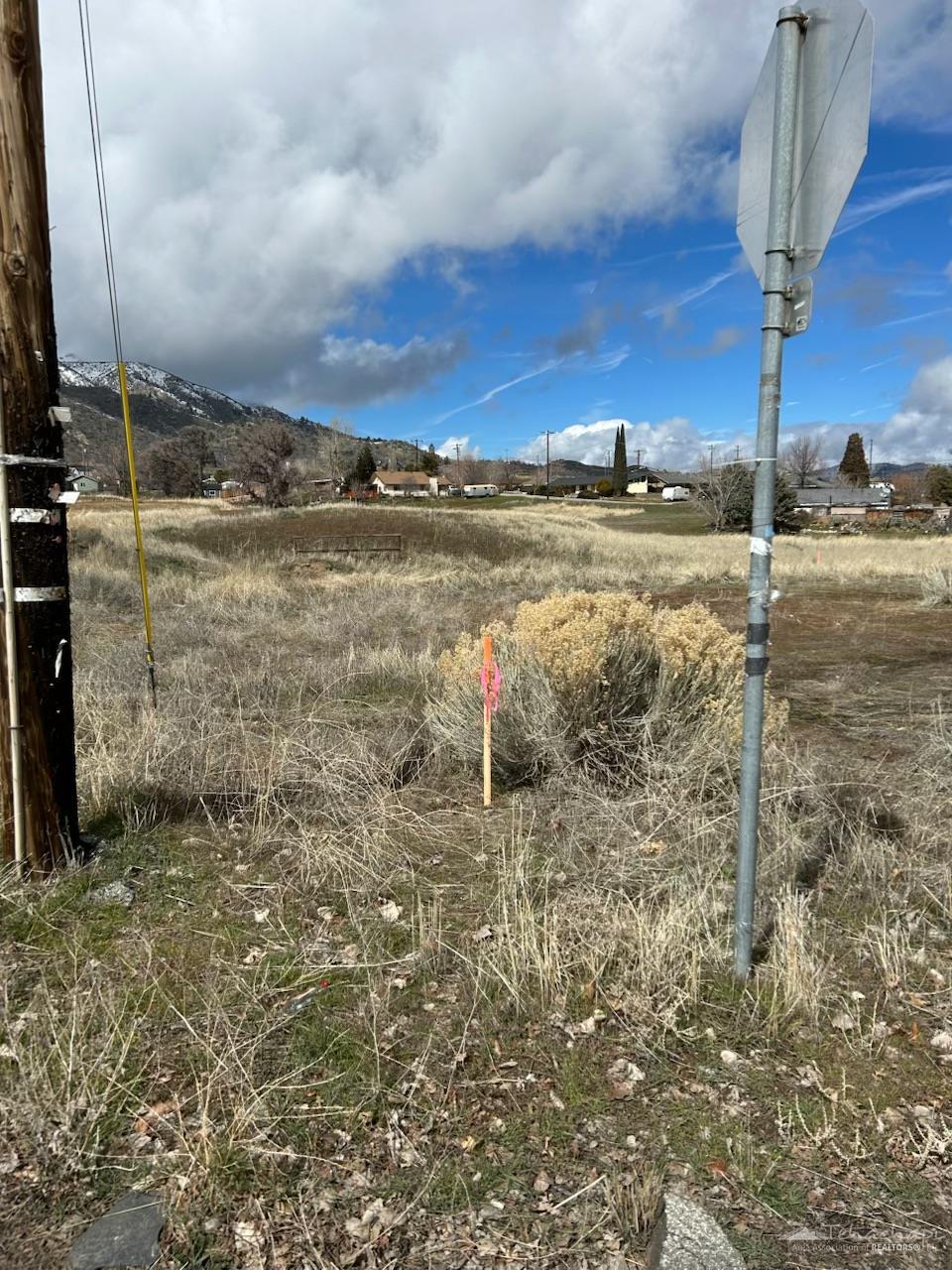 Mariposa Road, Golden Hills West