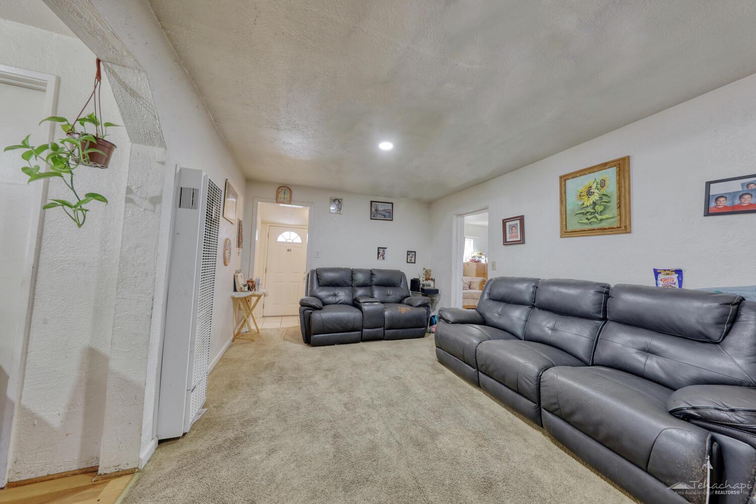 Dennison, Tehachapi City