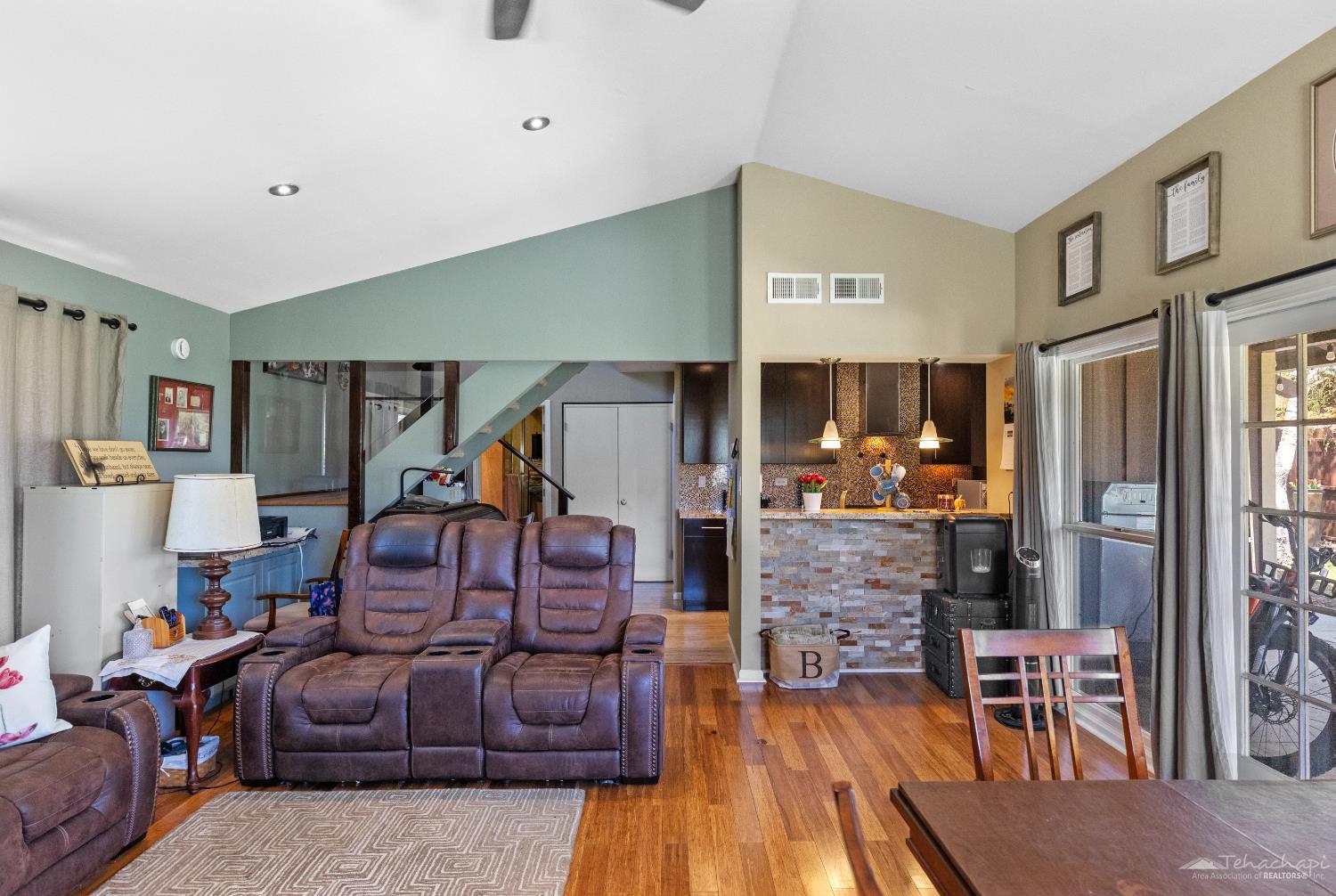 Meadow Lakes Drive photo 9
