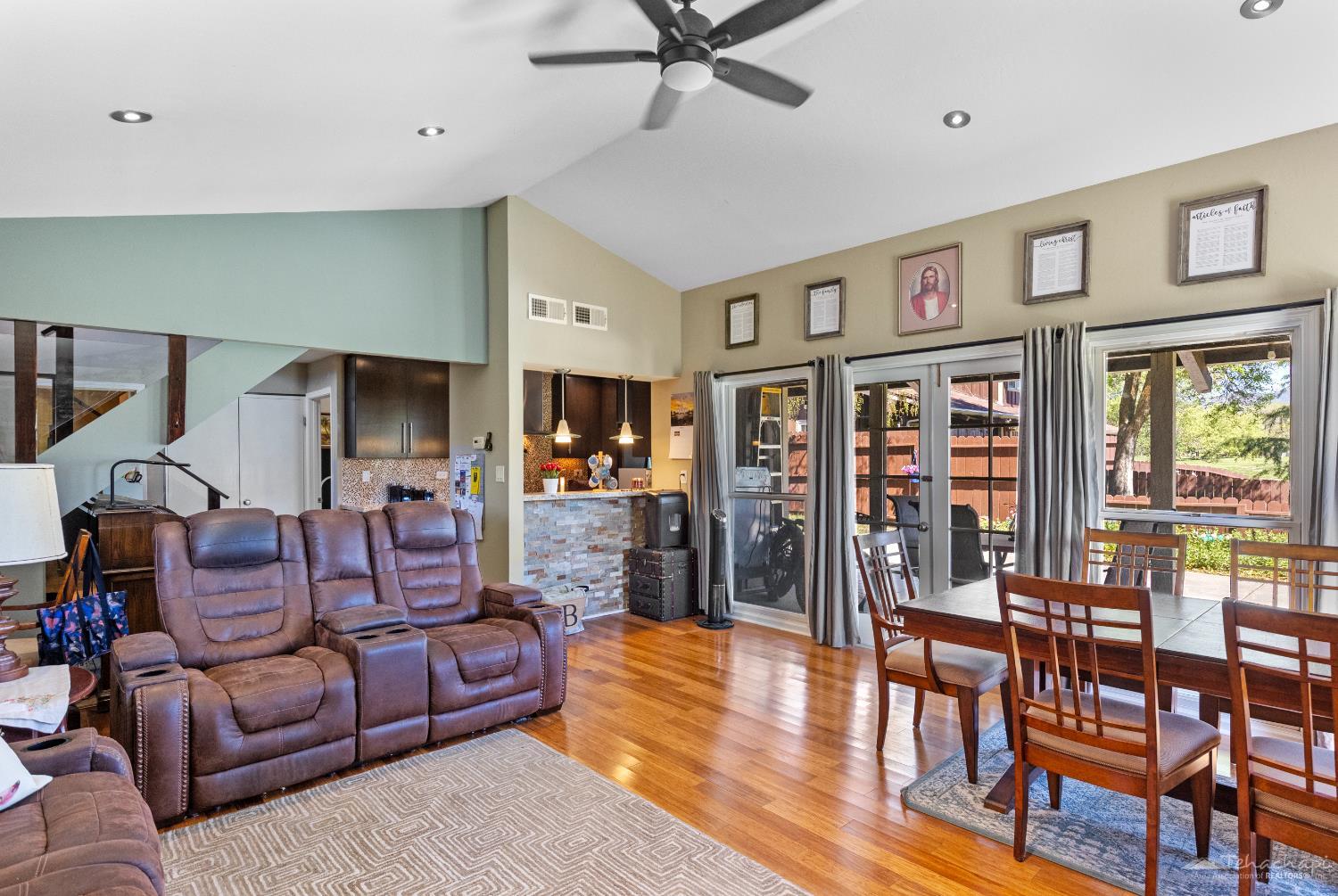 Meadow Lakes Drive photo 8