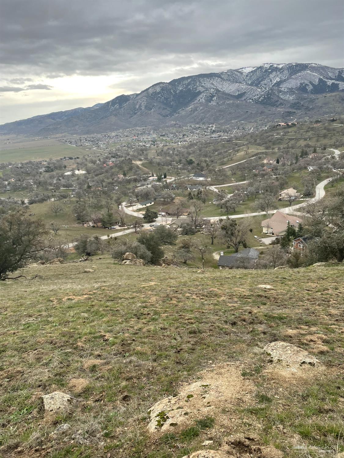 Alejandro Court, Tehachapi
