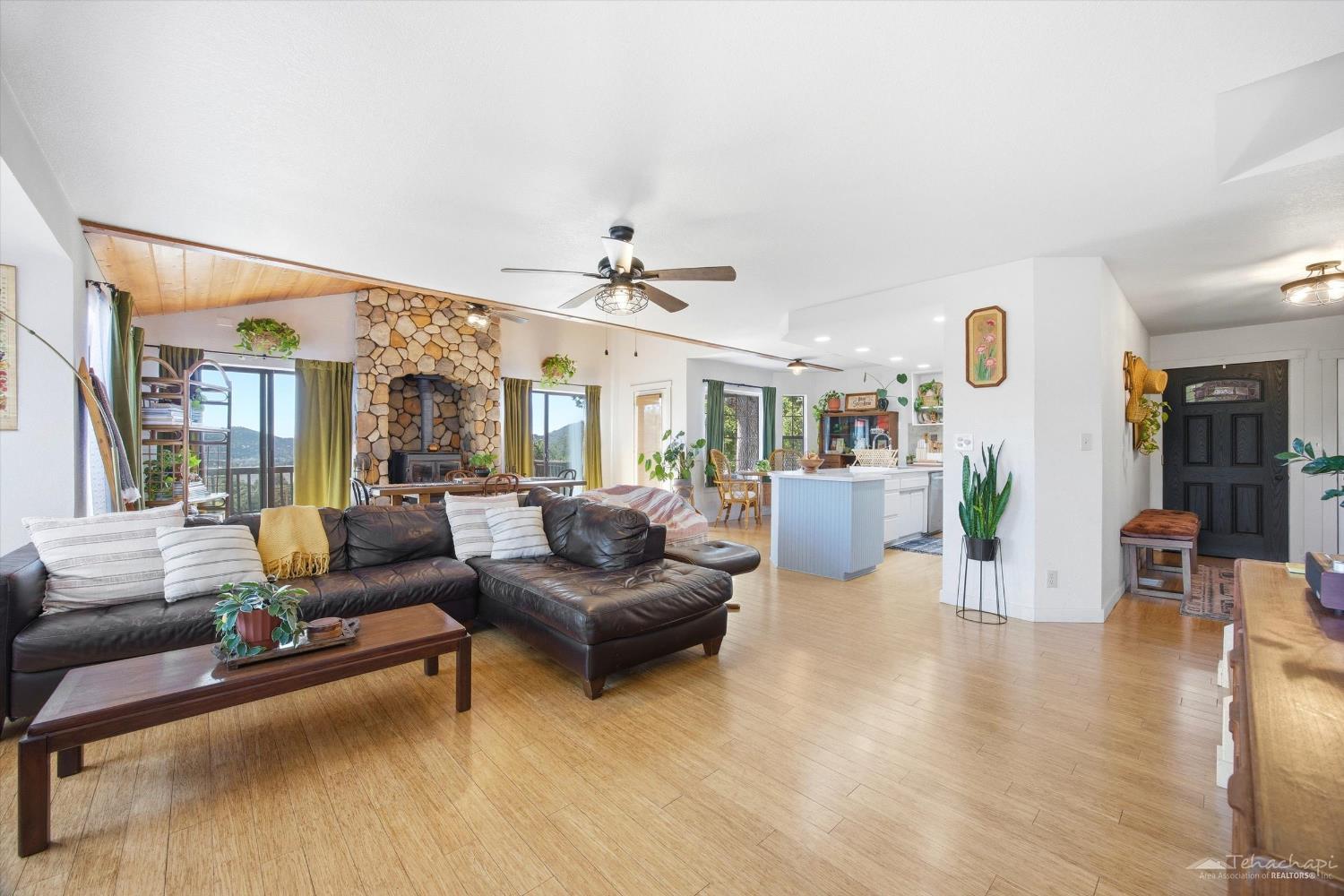 Oakflat Drive photo 11