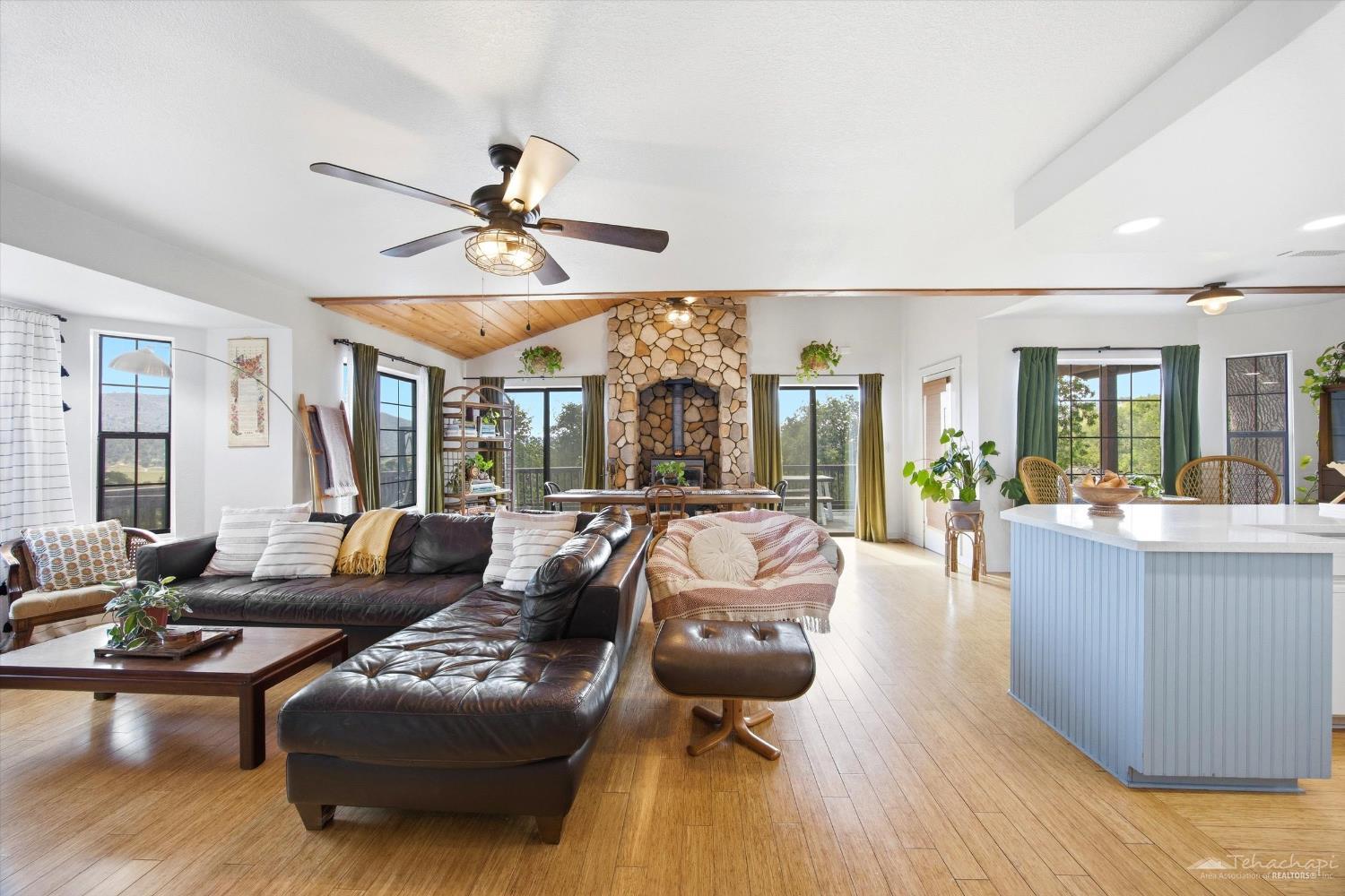 Oakflat Drive photo 10