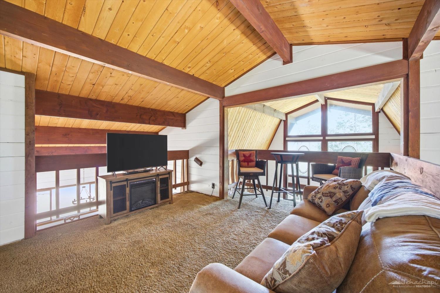 Woodbine Court photo 21