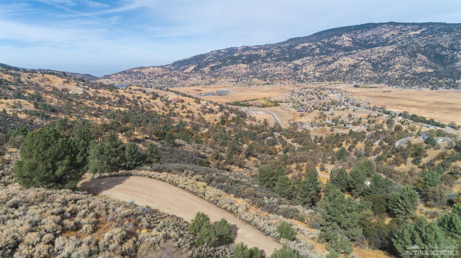 Saddleback Drive photo 2