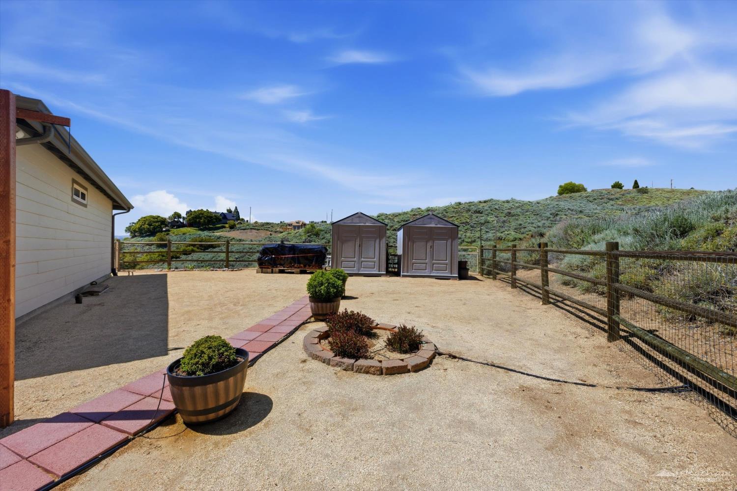 Jacaranda Drive photo 15