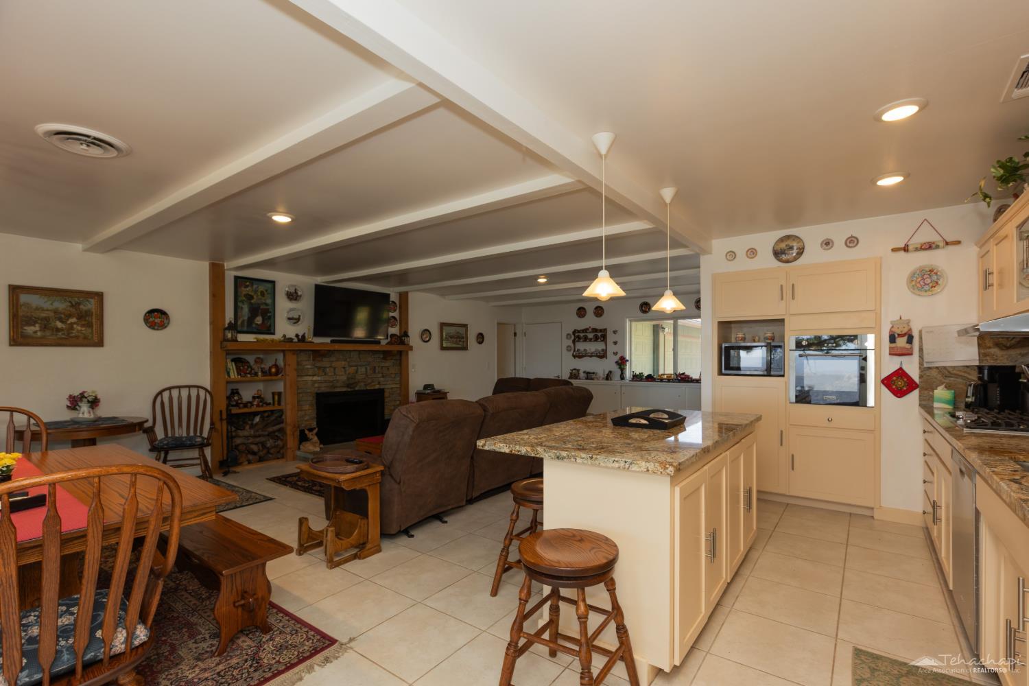 Woodview Court photo 13