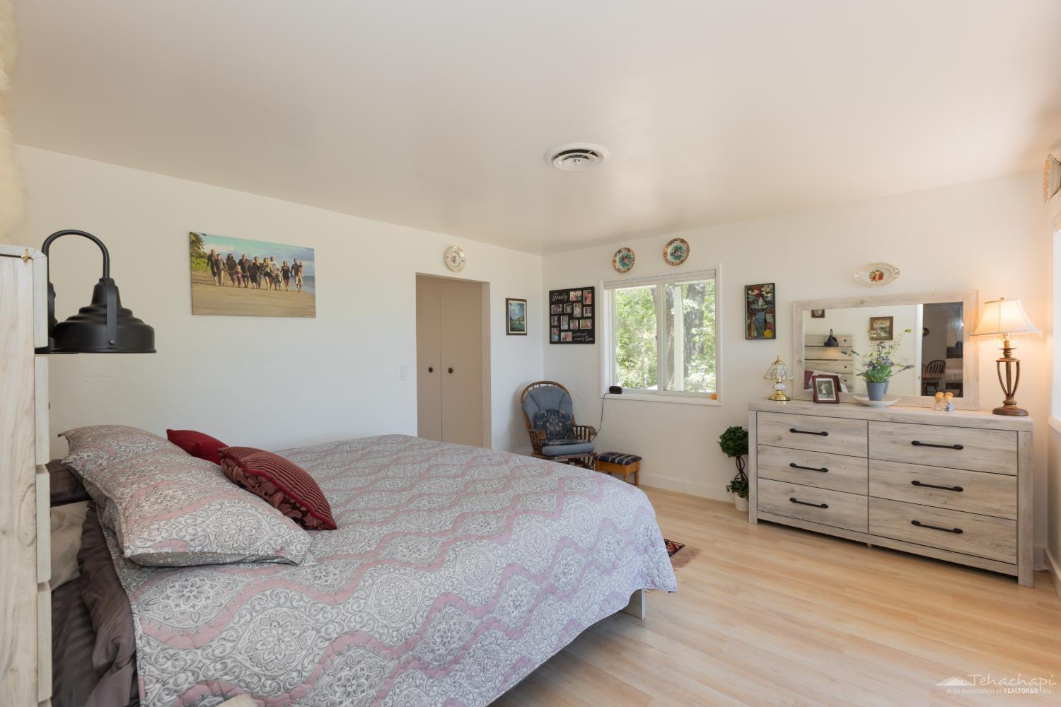 Woodview Court photo 11