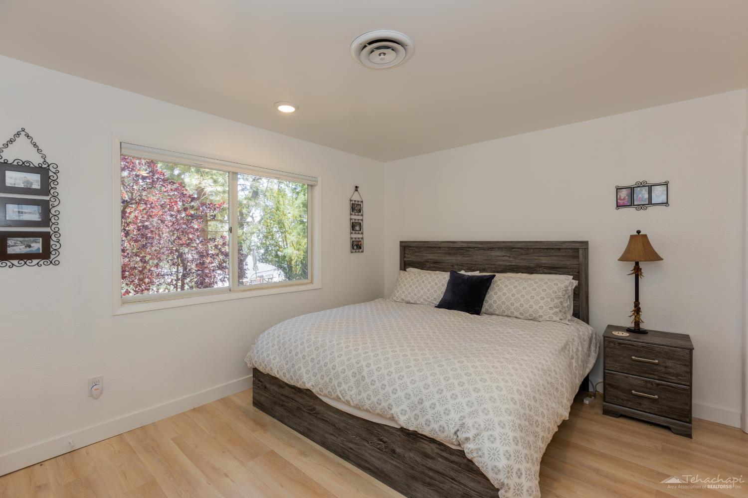 Woodview Court photo 20