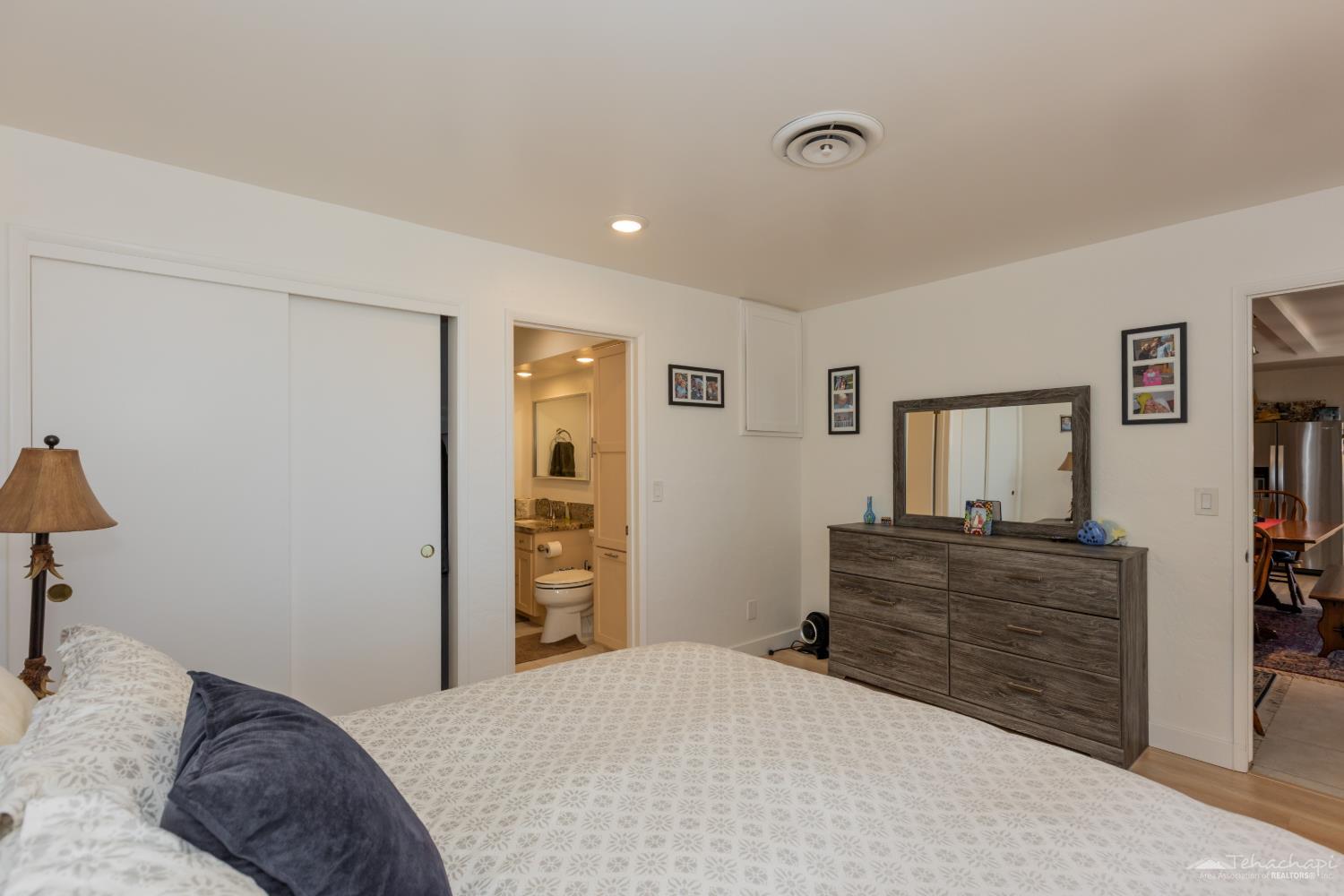 Woodview Court photo 19