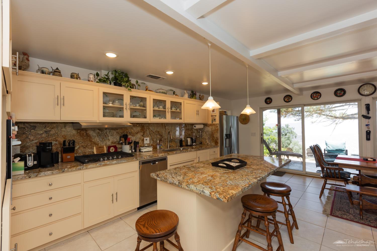 Woodview Court photo 14