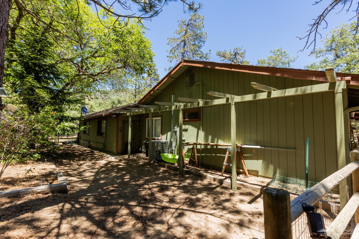 Woodview Court photo 8