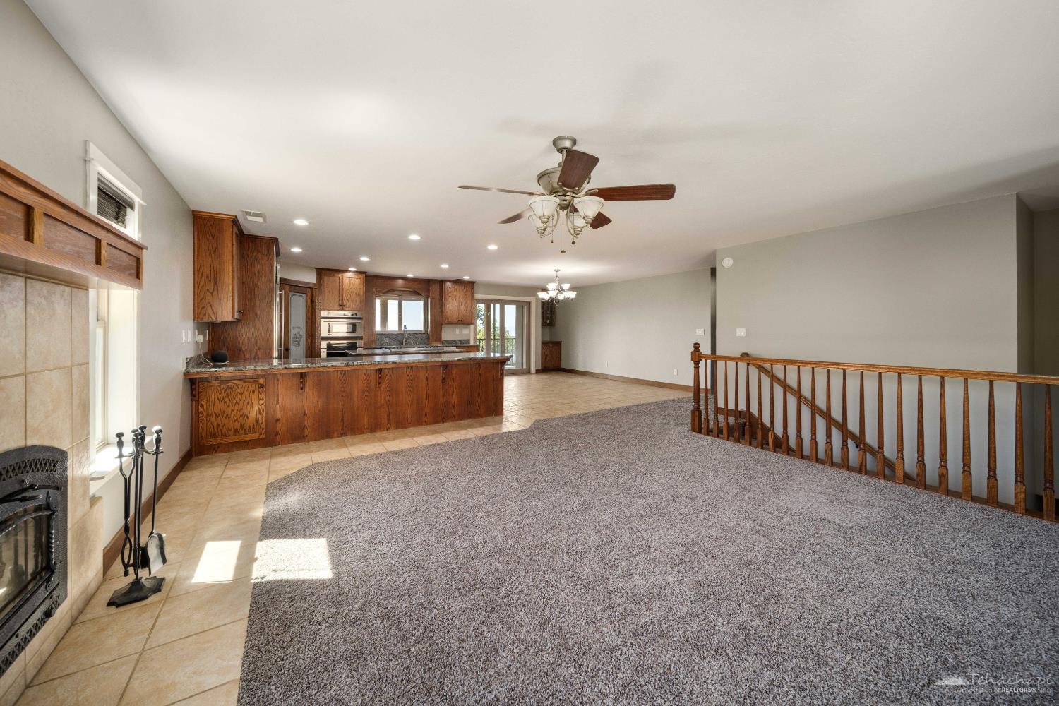 Goldspike Road photo 8