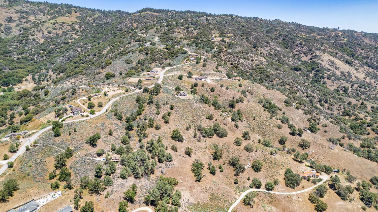 Paramount Drive photo 8