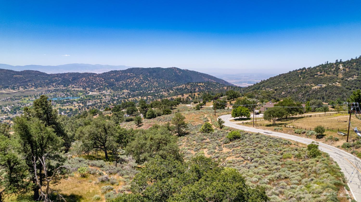 Paramount Drive photo 17