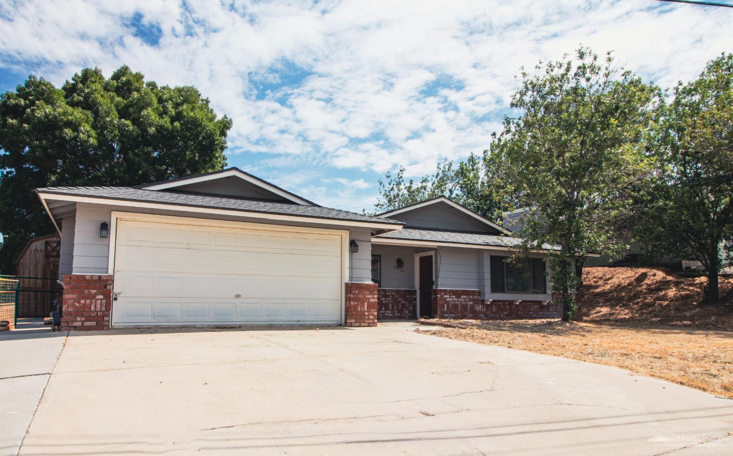 Hill Street, Tehachapi