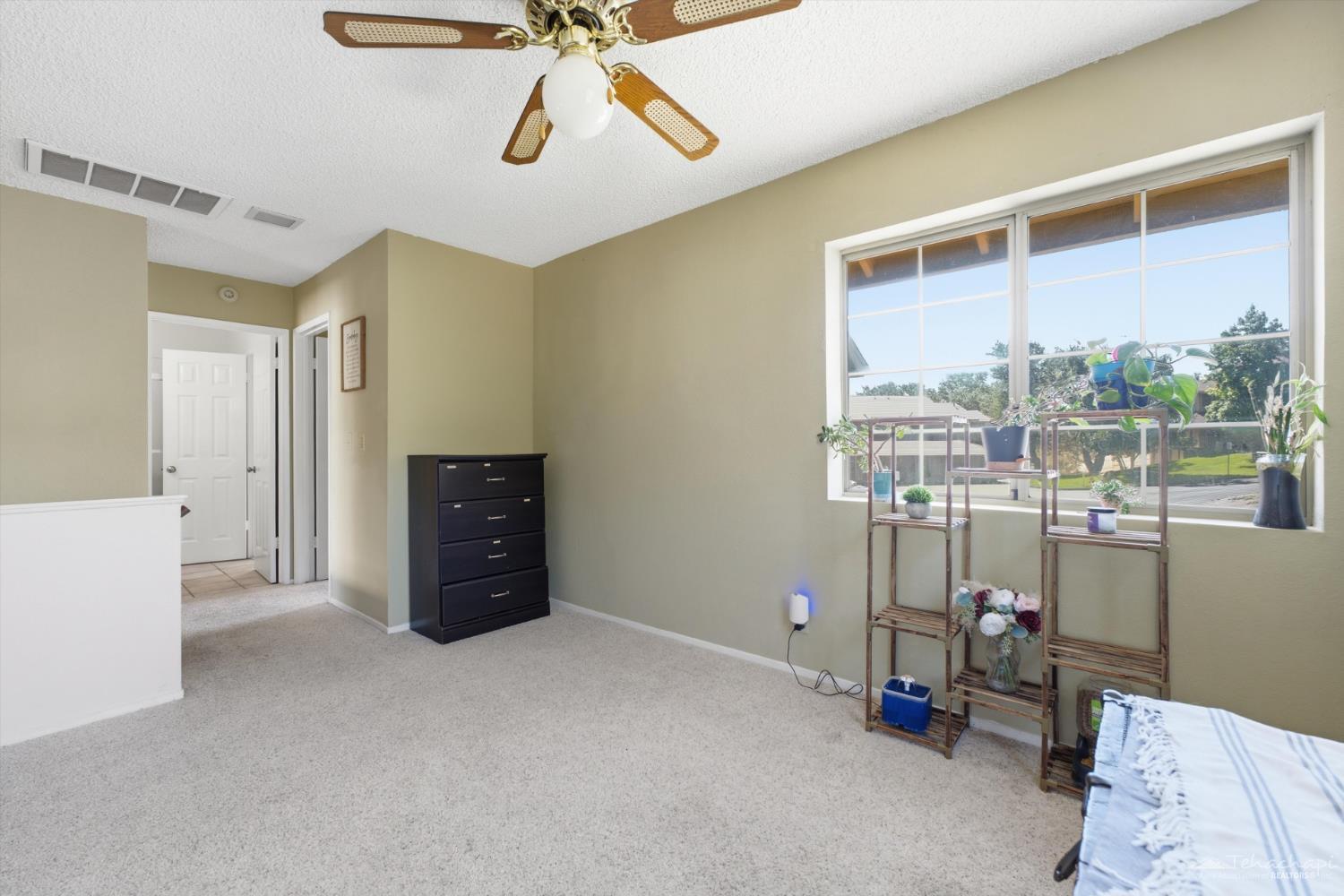 Glenview Court photo 16