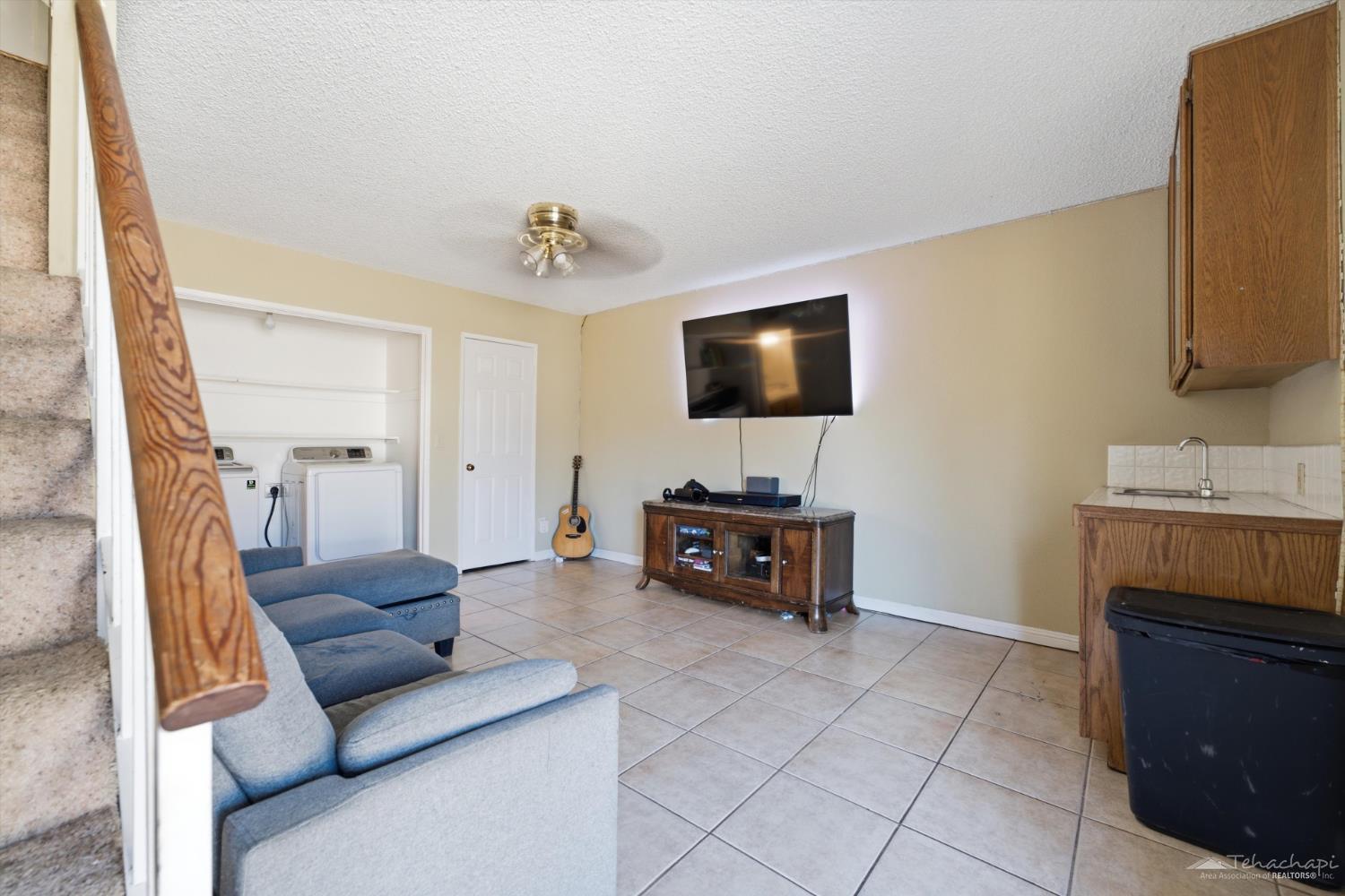 Glenview Court photo 21