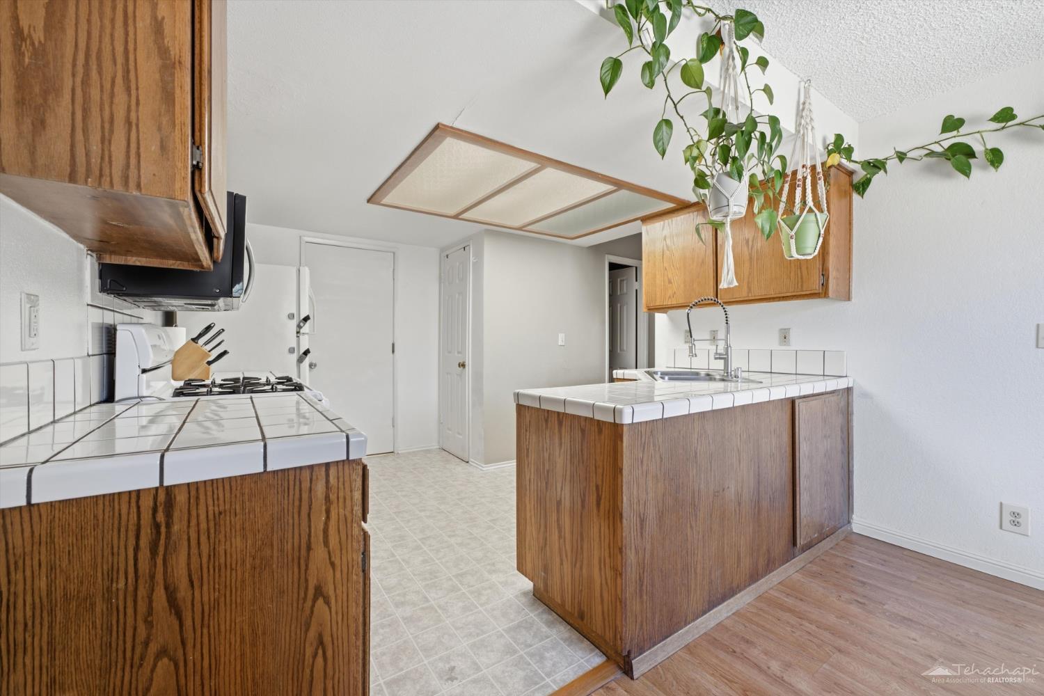 Glenview Court photo 11