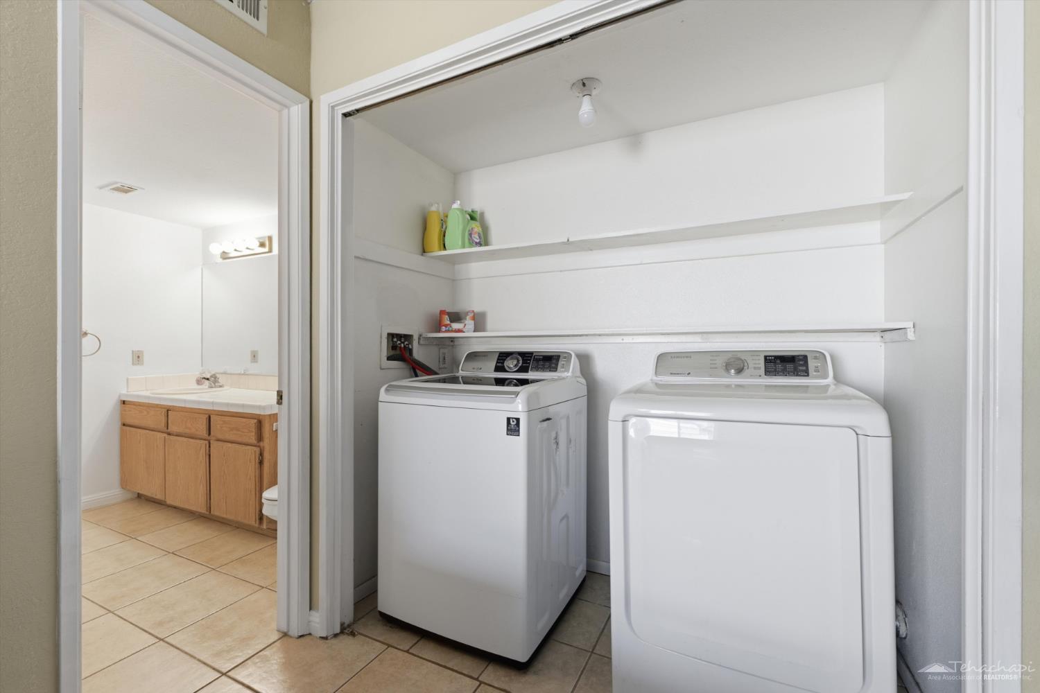 Glenview Court photo 24