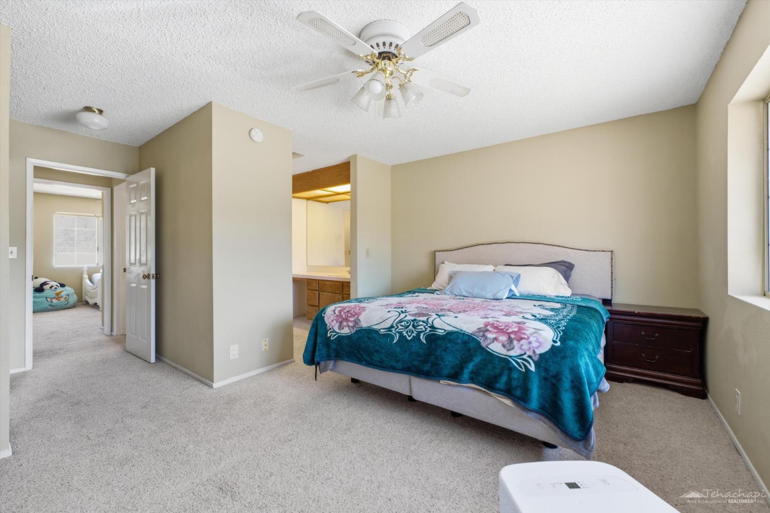 Glenview Court photo 19