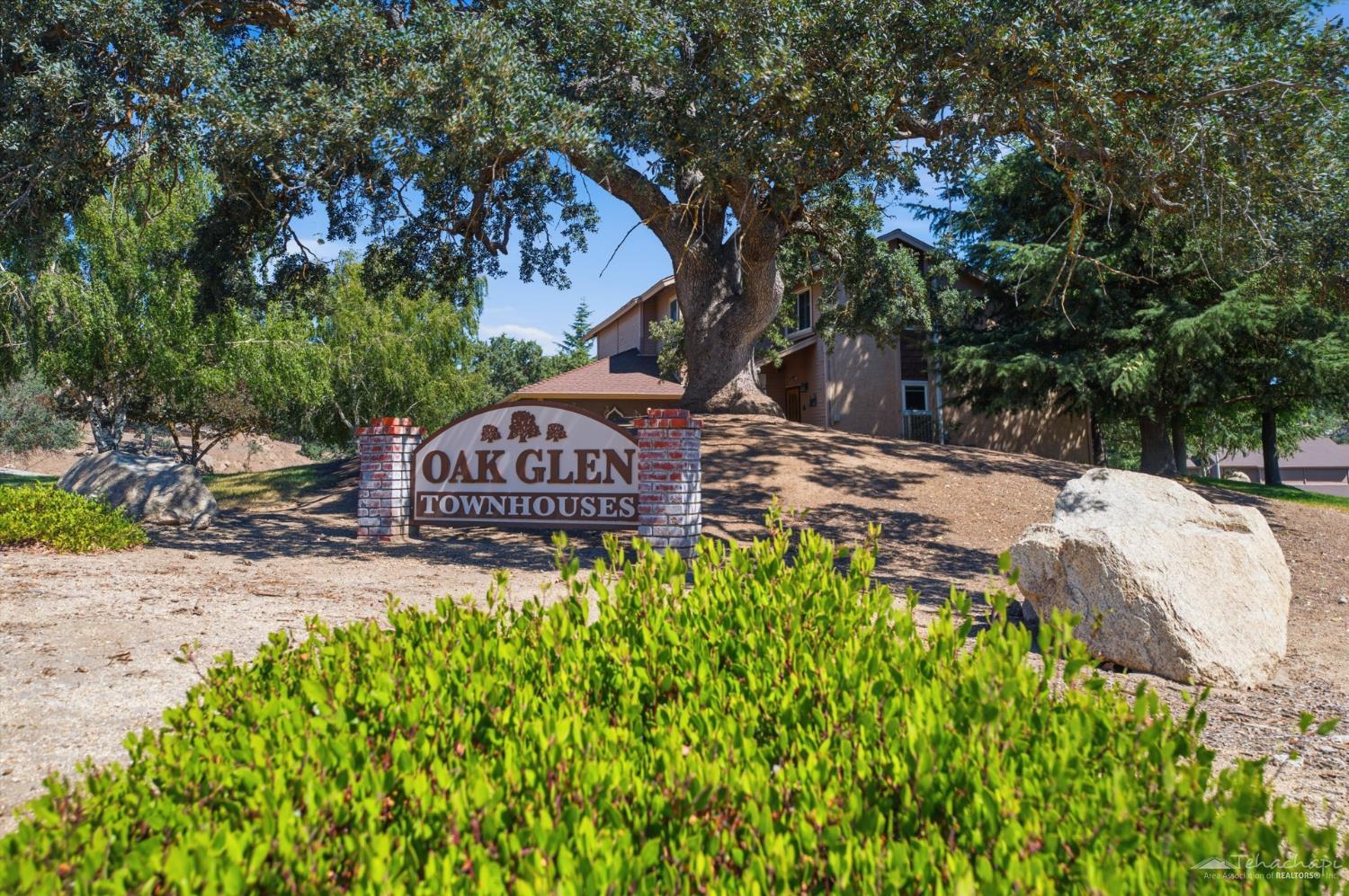 Glenview Court photo 6