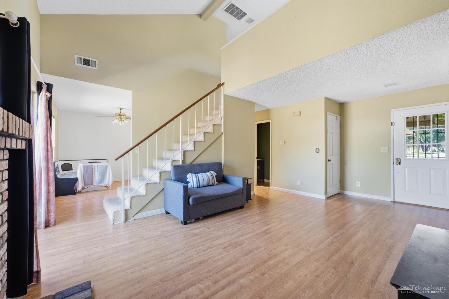 Glenview Court photo 9