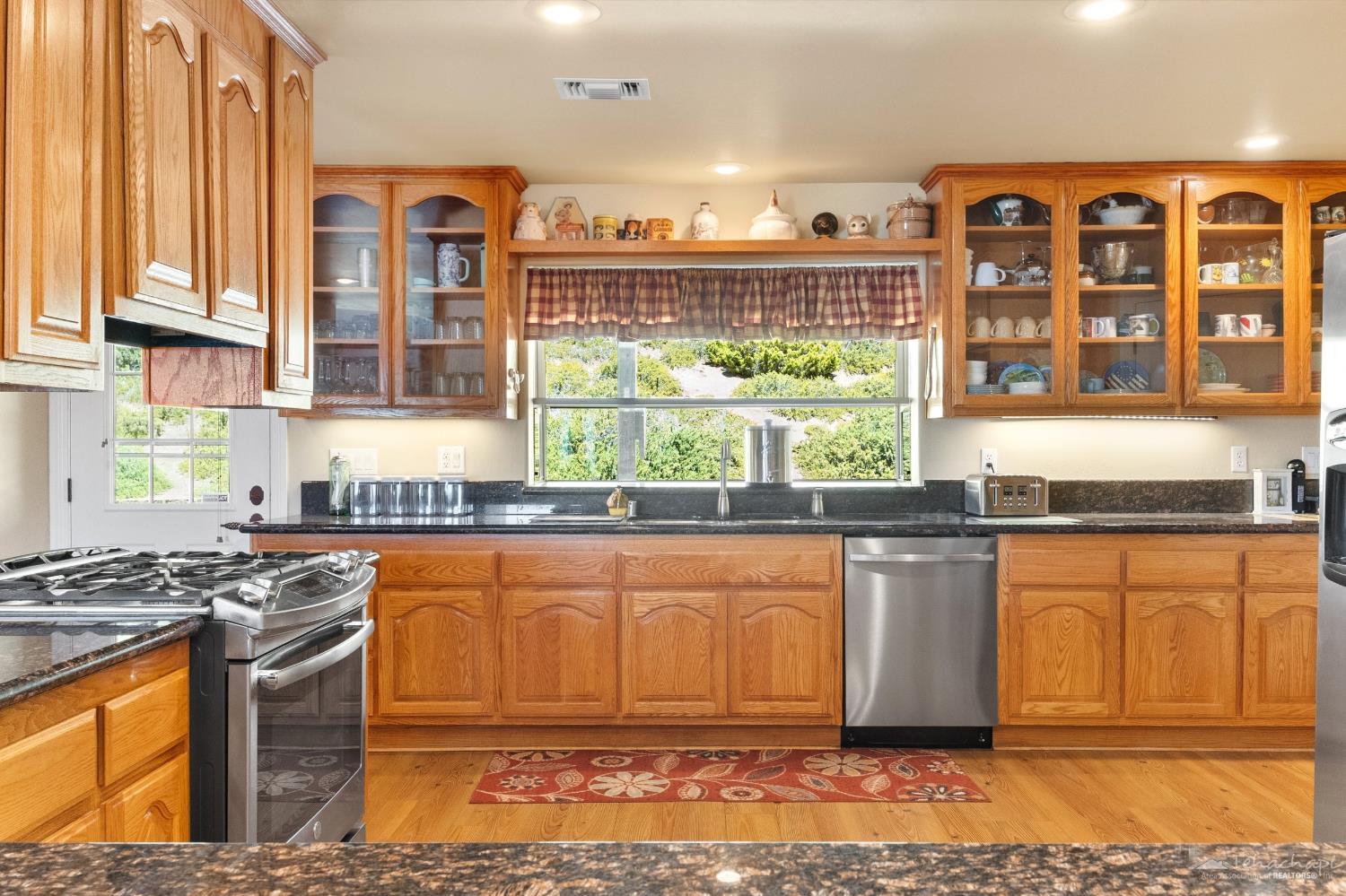 Greenhorn Court photo 17
