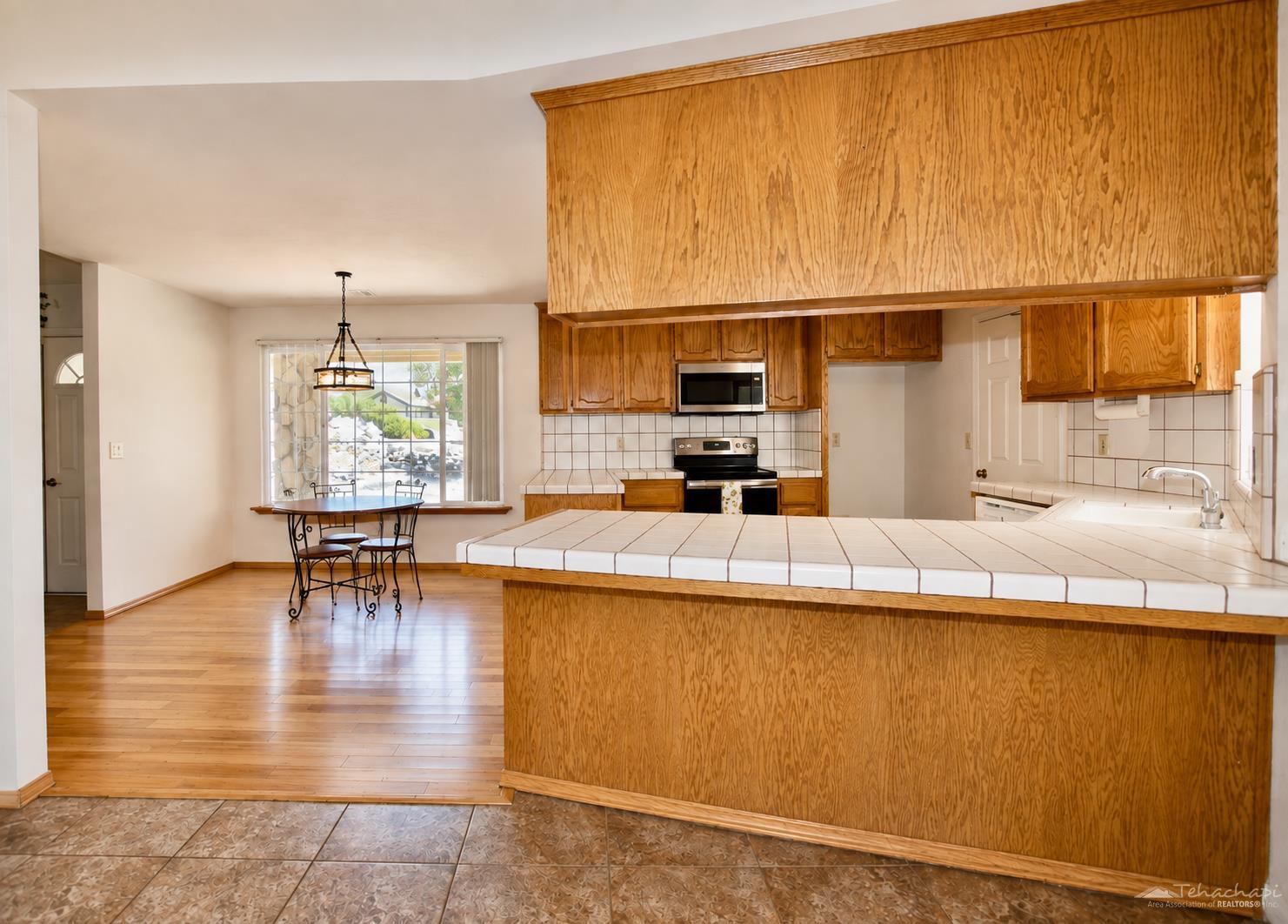 Burlingame Court photo 5