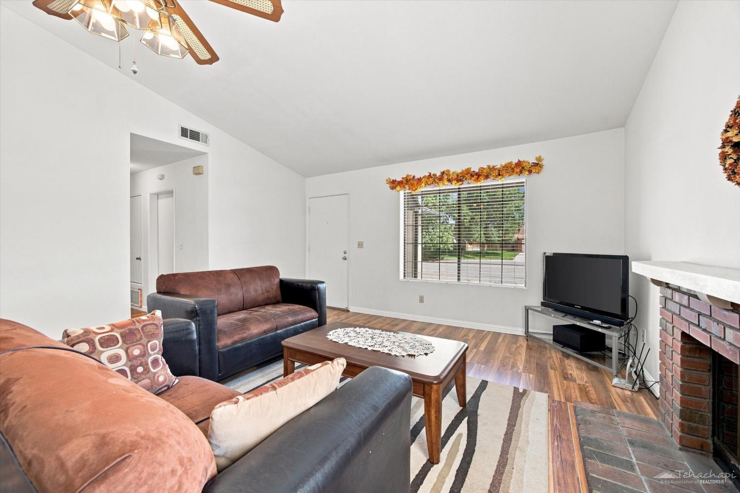 Meadowbrook Court, Tehachapi City