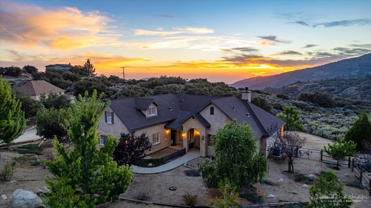 Jacaranda Drive, Bear Valley Springs