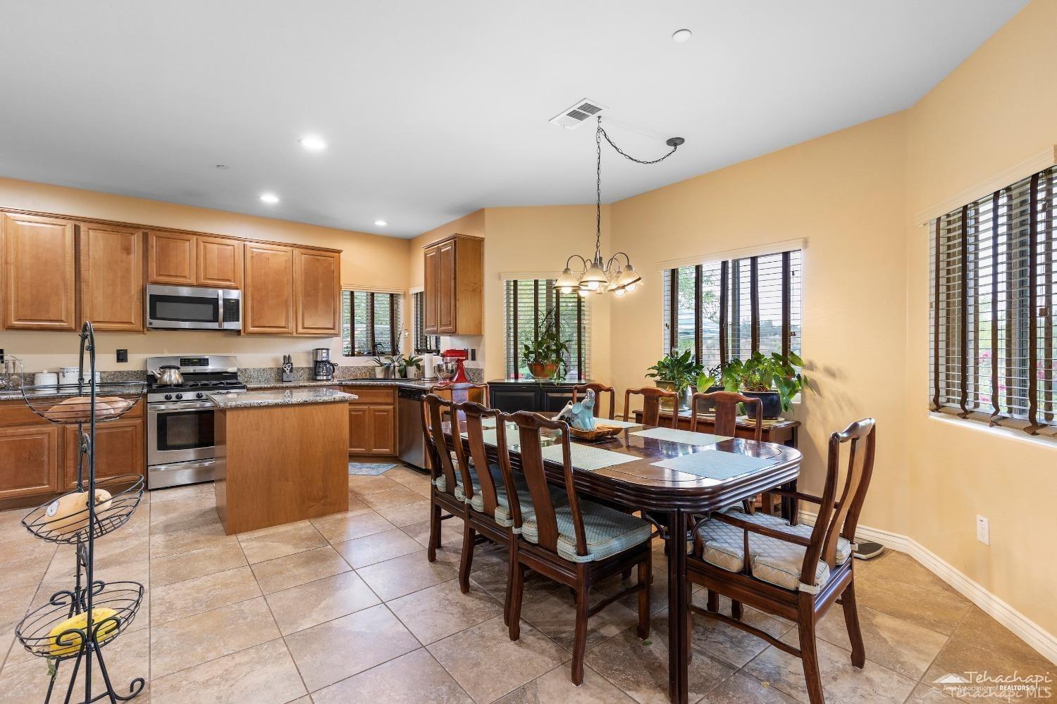 Bald Mountain Drive, Golden Hills East