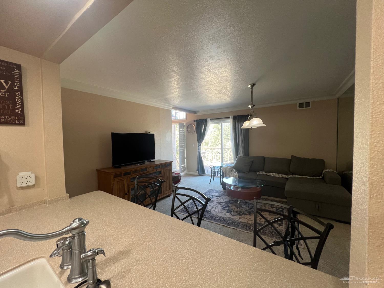 Glenview Court photo 9